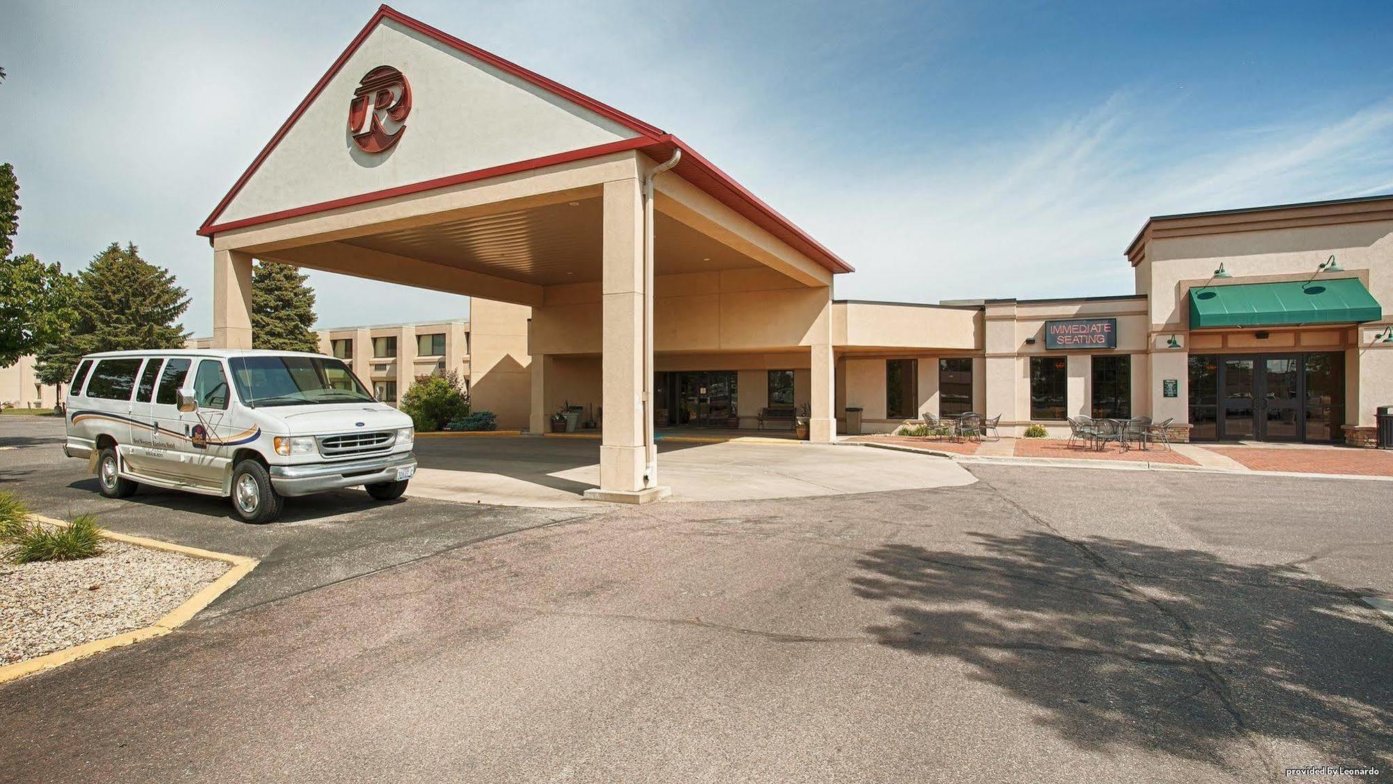 Ramkota Hotel Watertown Exterior photo