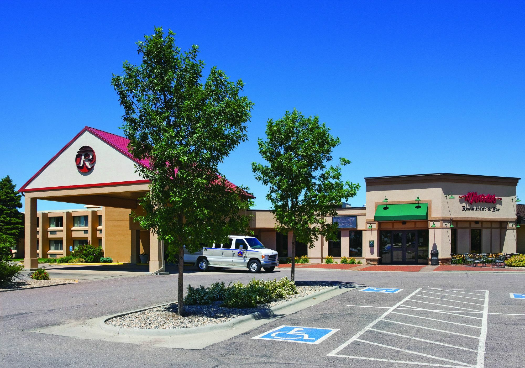 Ramkota Hotel Watertown Exterior photo